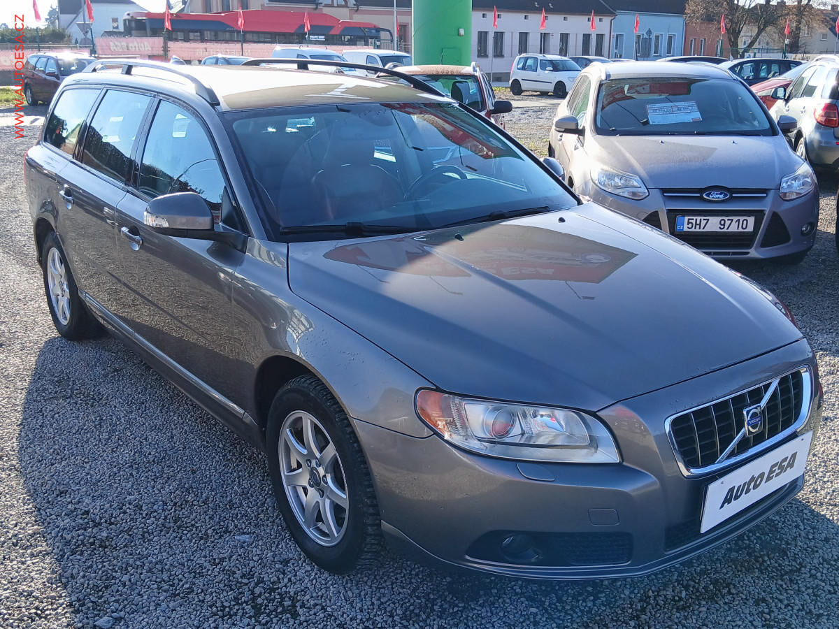 2008 VOLVO V70