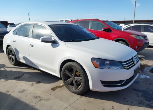 2013 VOLKSWAGEN Passat