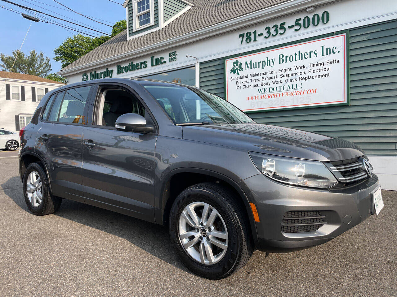 2012 VOLKSWAGEN Tiguan