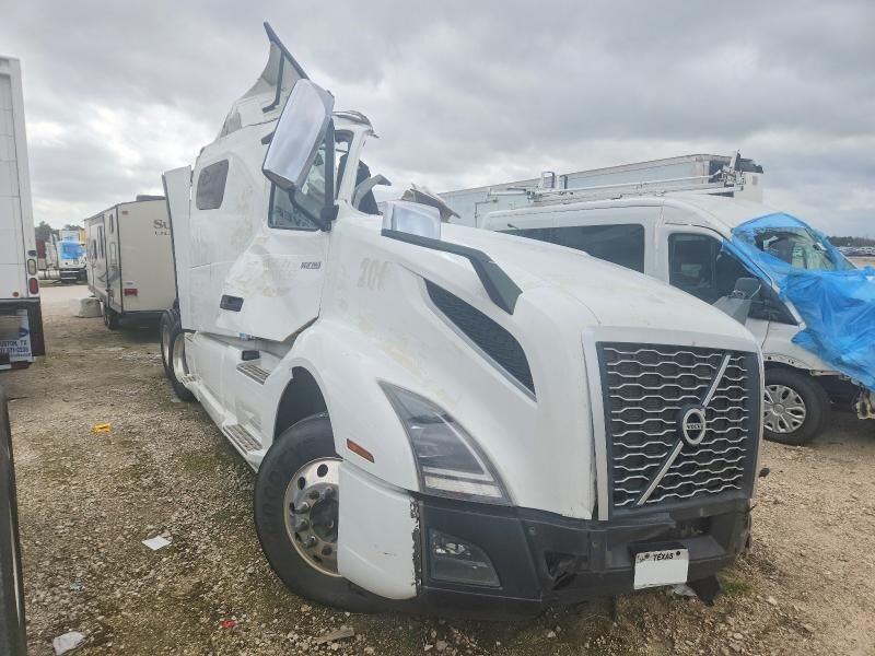 2021 VOLVO TRUCK VNL
