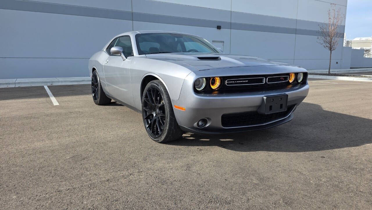 2017 DODGE Challenger