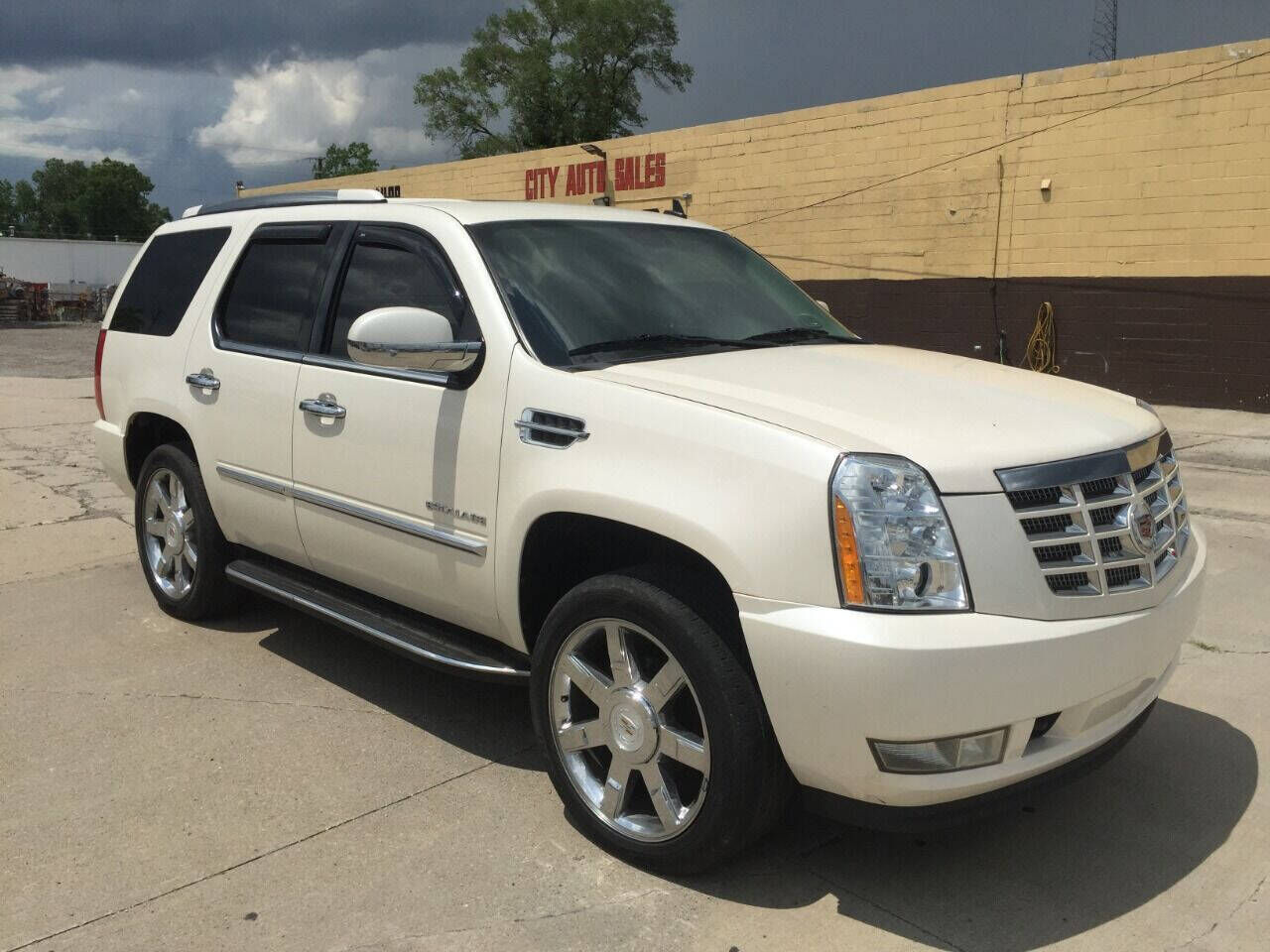 2010 CADILLAC Escalade