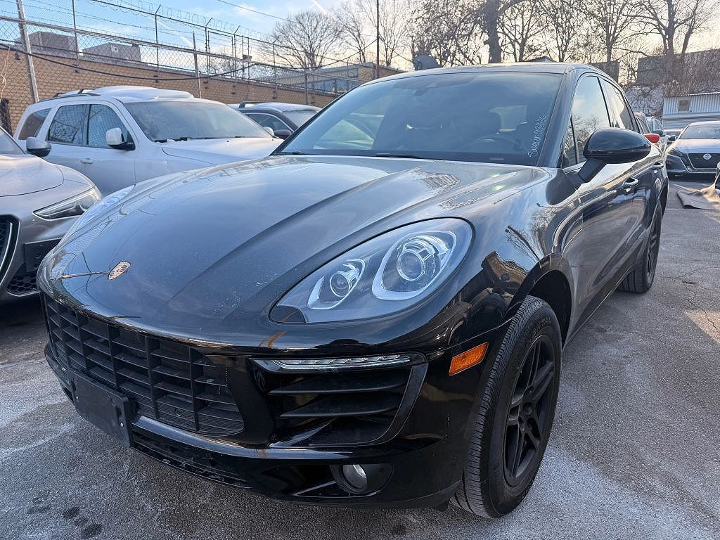 2018 PORSCHE Macan