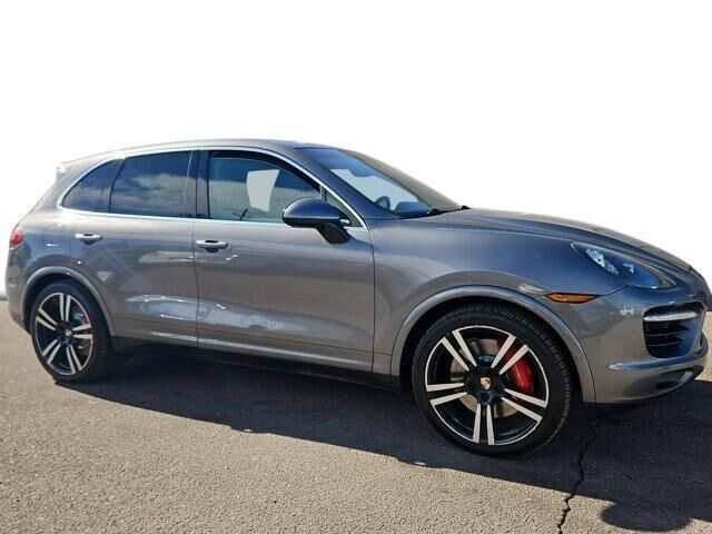 2014 PORSCHE Cayenne