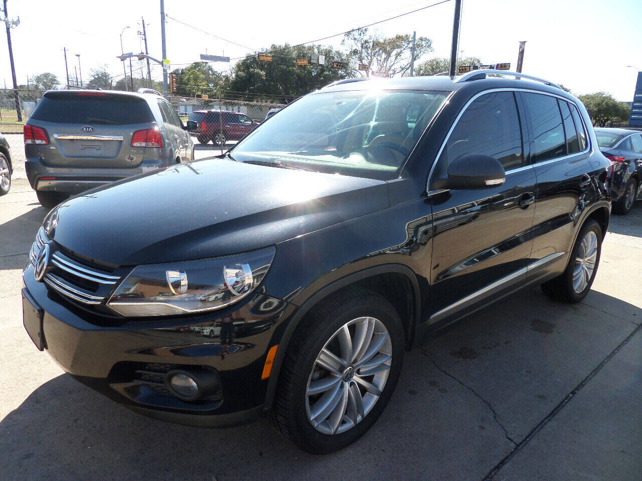 2015 VOLKSWAGEN Tiguan