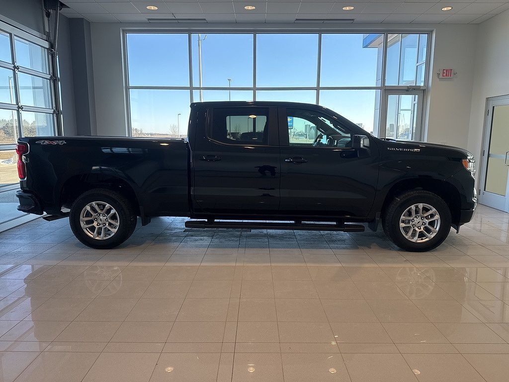 2025 CHEVROLET Silverado