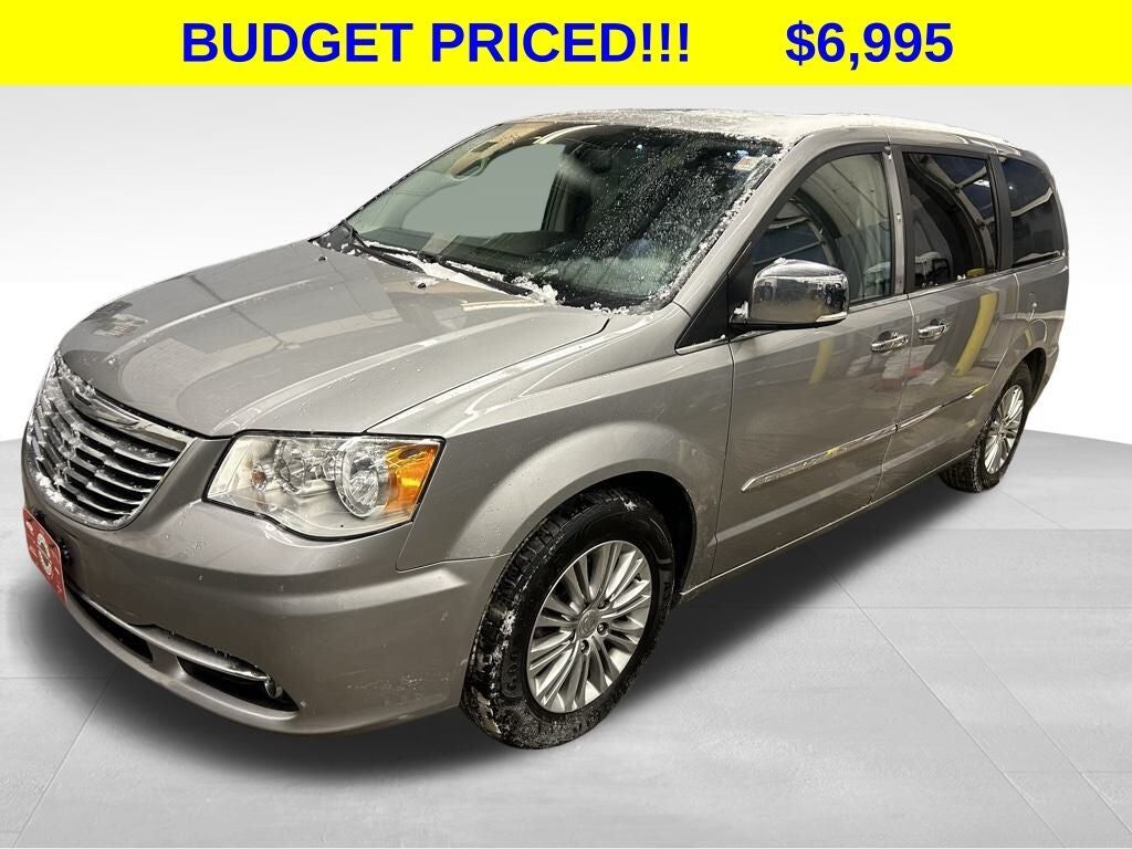 2016 CHRYSLER Town and Country