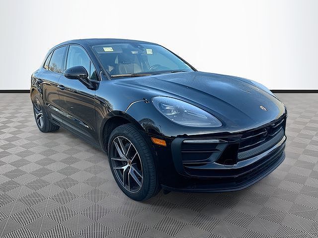 2022 PORSCHE Macan