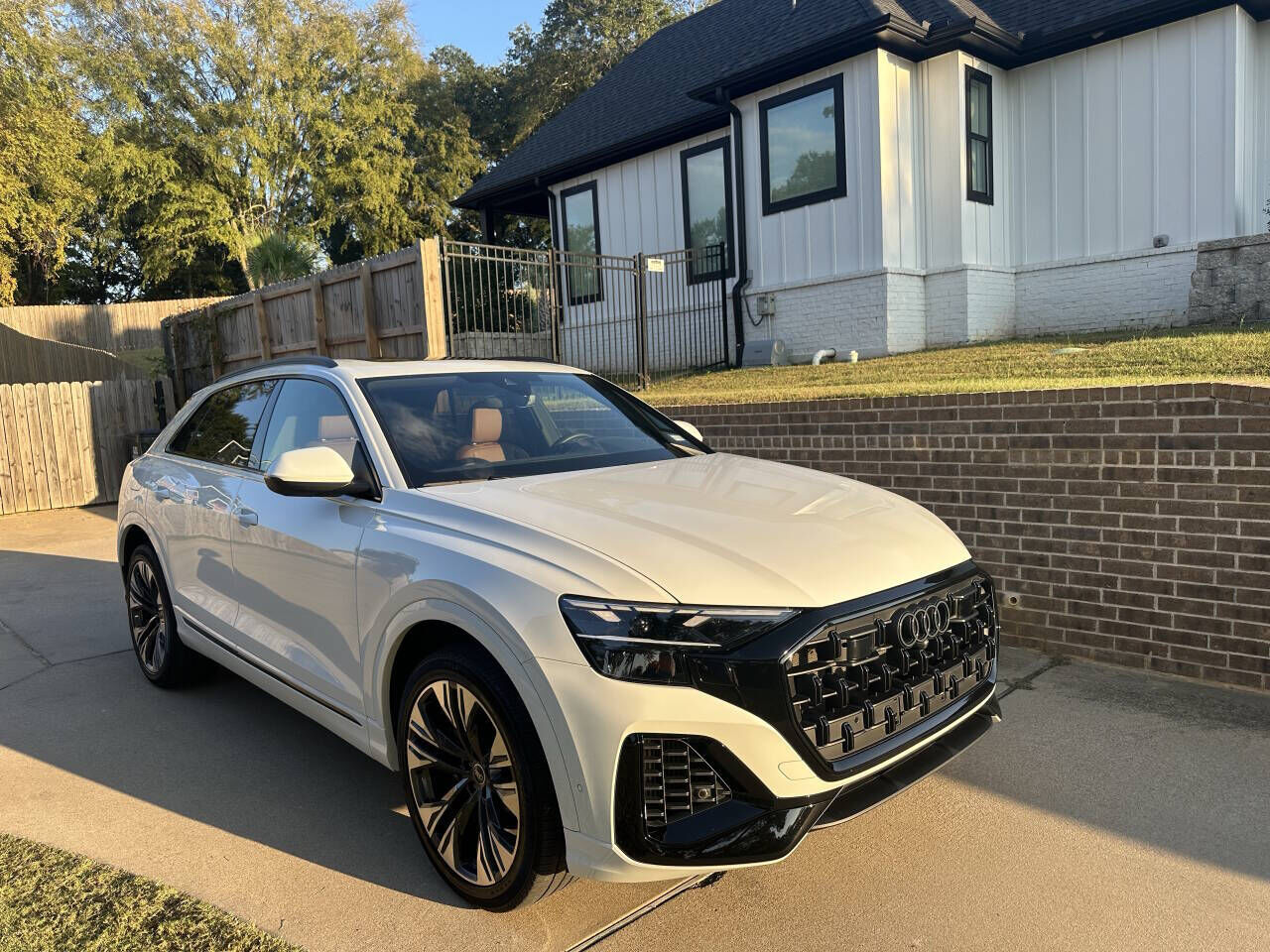 2025 AUDI Q8