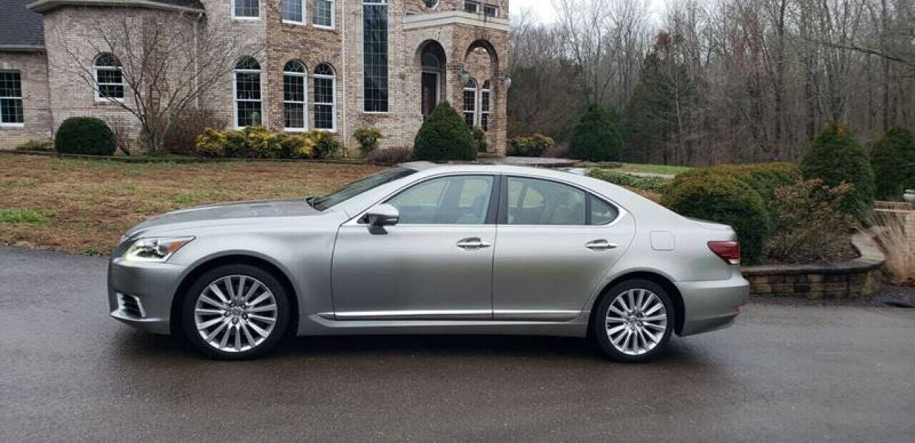 2016 LEXUS LS