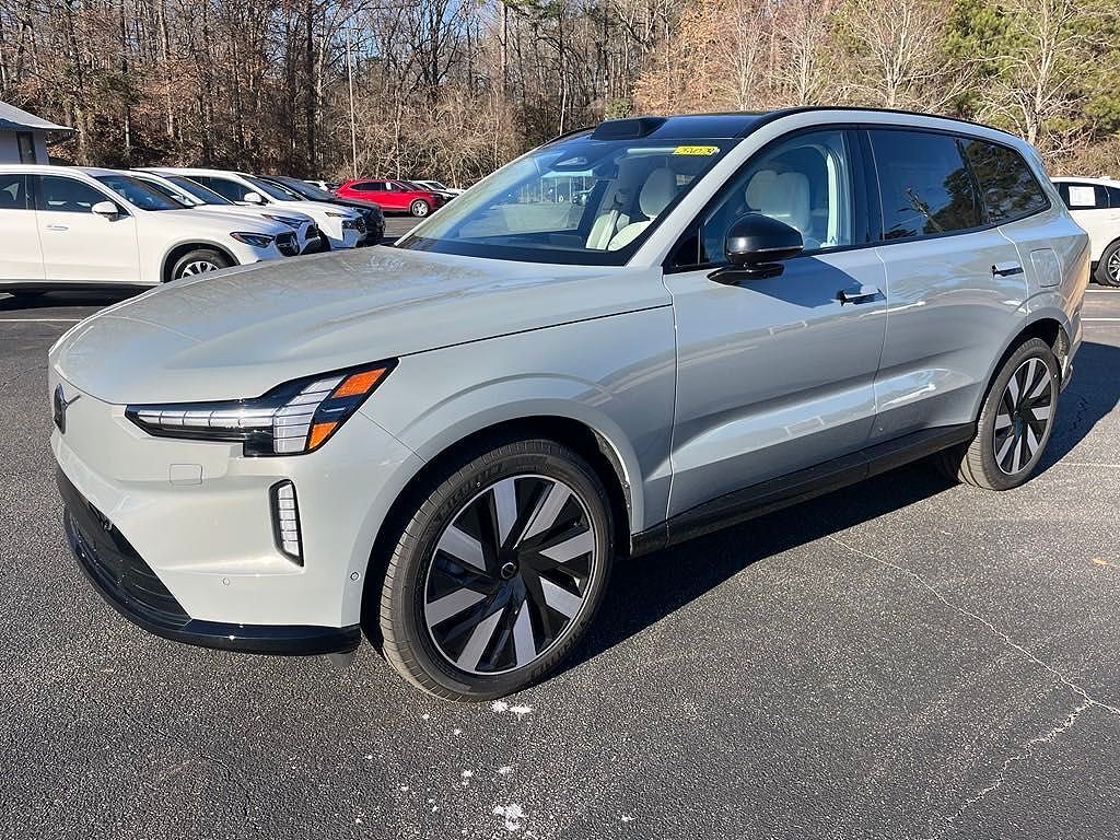 2025 VOLVO EX90