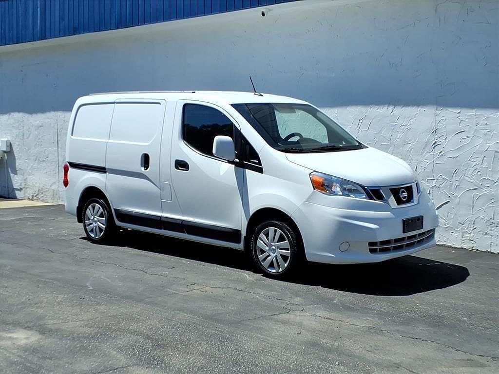 2017 NISSAN NV200