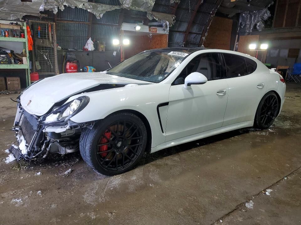 2013 PORSCHE Panamera