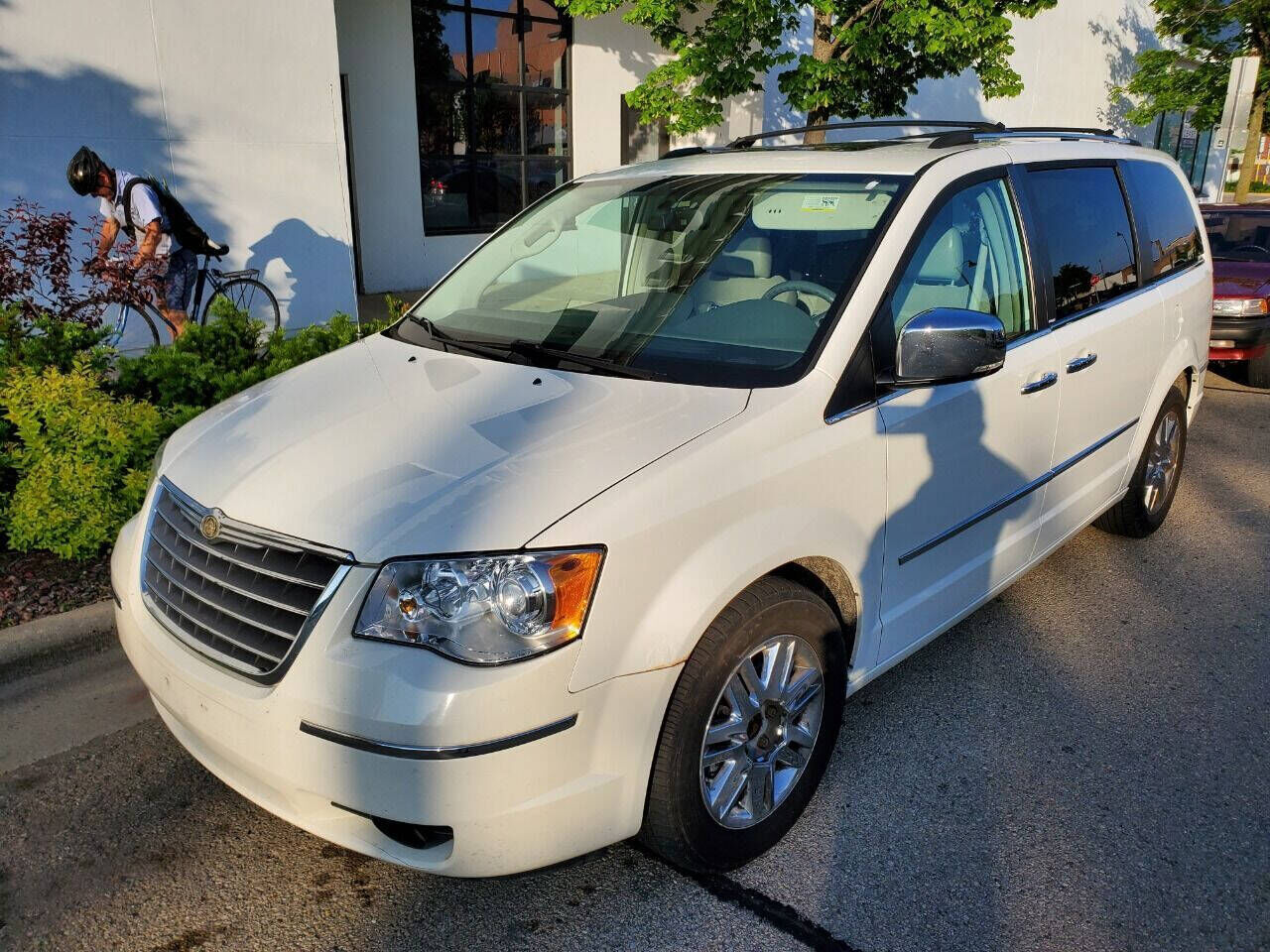 2010 CHRYSLER Town and Country