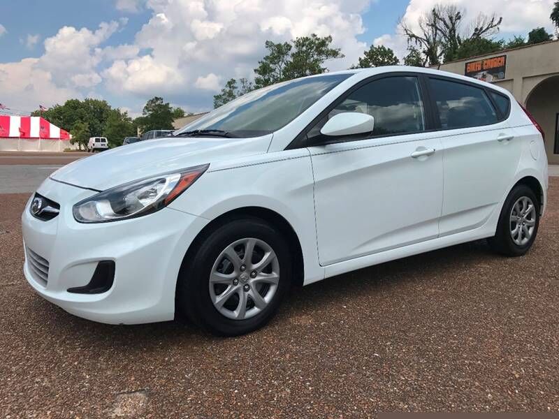 2012 HYUNDAI Accent