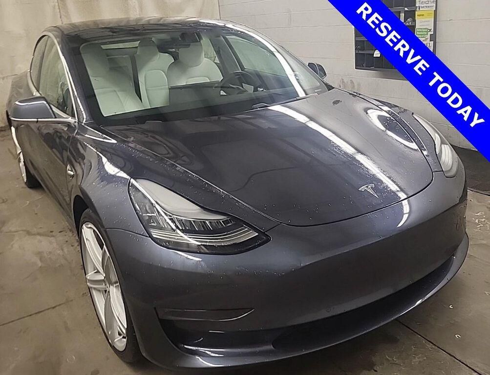 2020 TESLA Model 3