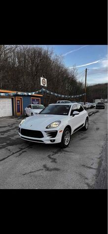 2017 PORSCHE Macan