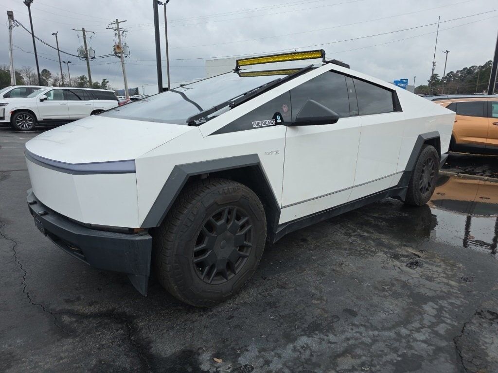 2024 TESLA Cybertruck