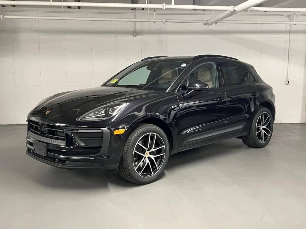 2022 PORSCHE Macan