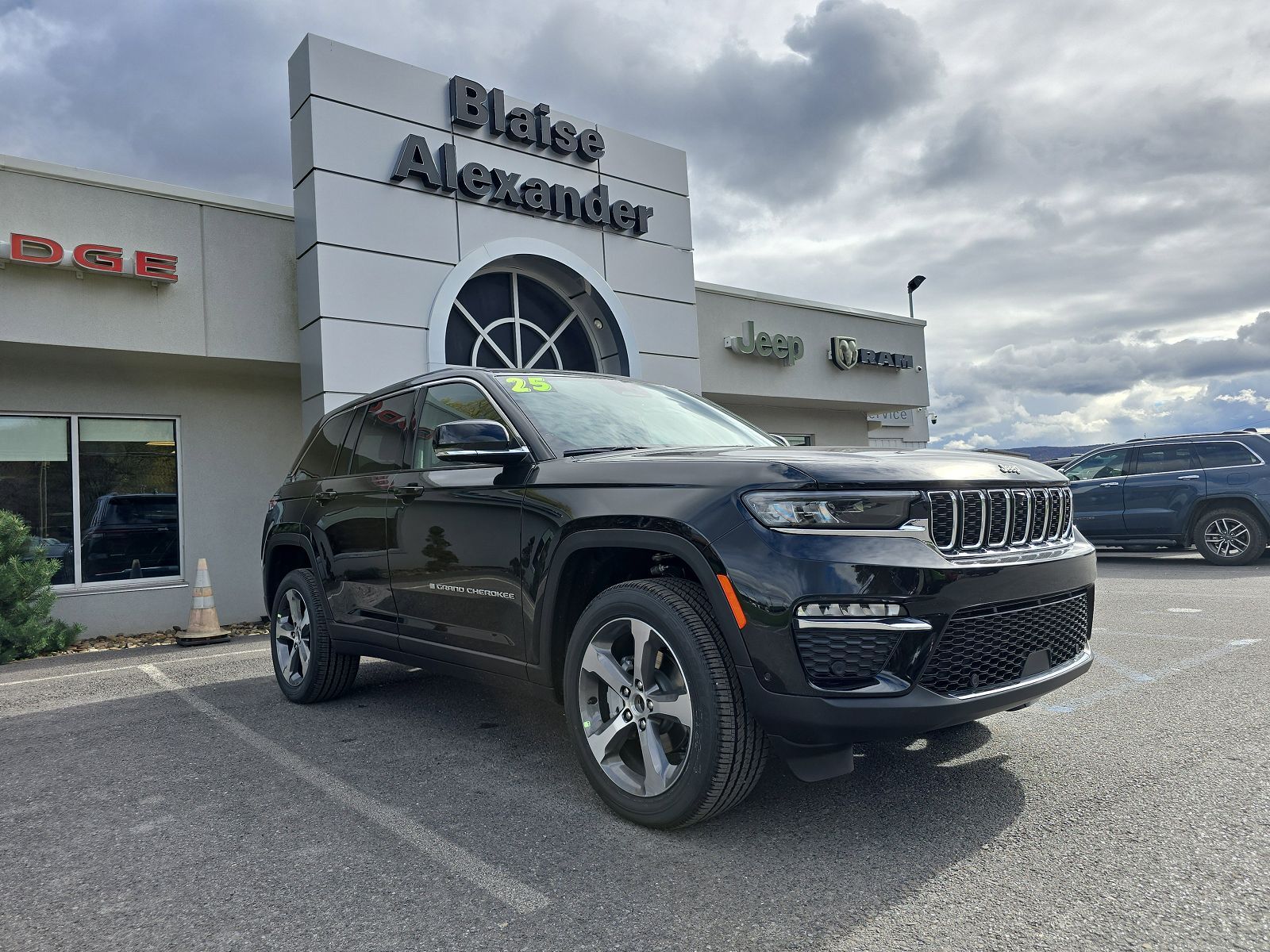 2025 JEEP Grand Cherokee