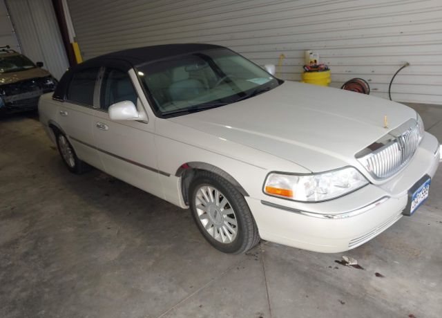2005 LINCOLN Town Car