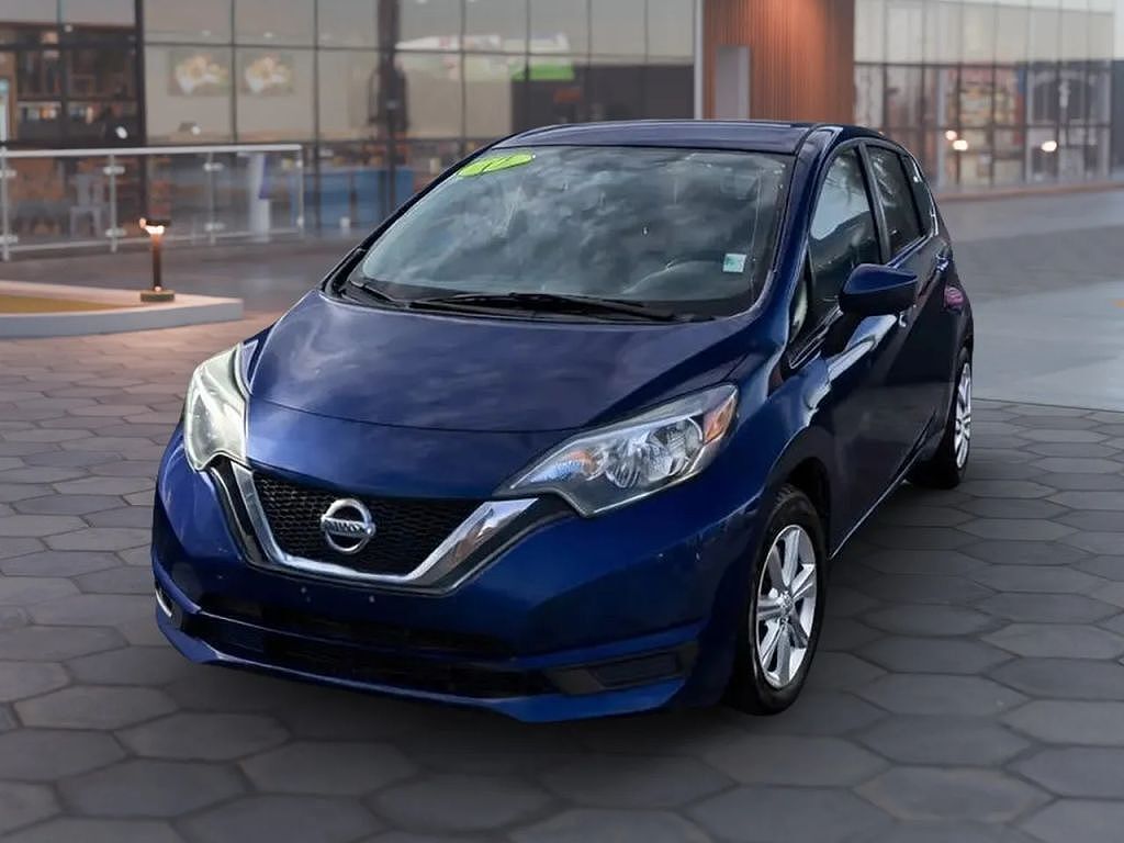 2017 NISSAN Versa