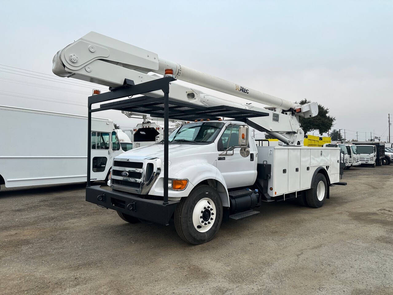 2012 FORD F-750