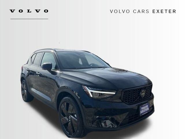 2026 VOLVO XC40