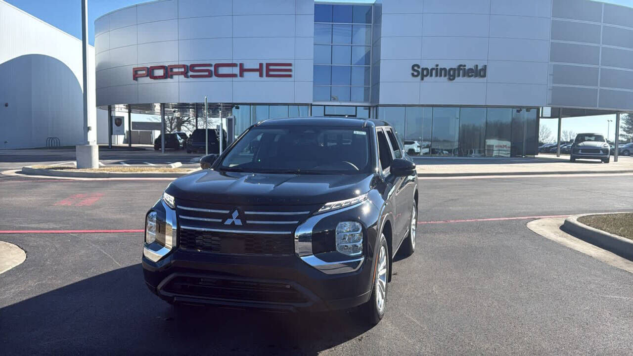 2026 MITSUBISHI Outlander