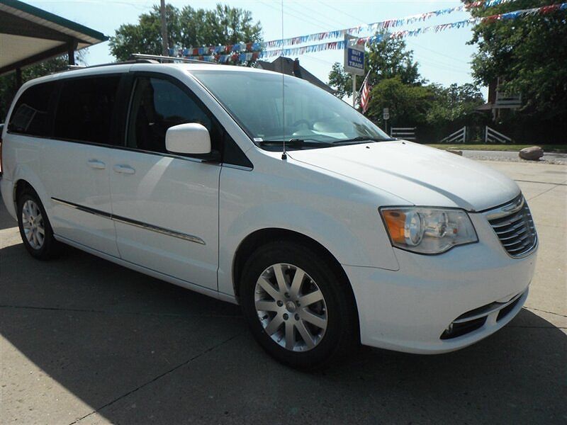 2016 CHRYSLER Town and Country