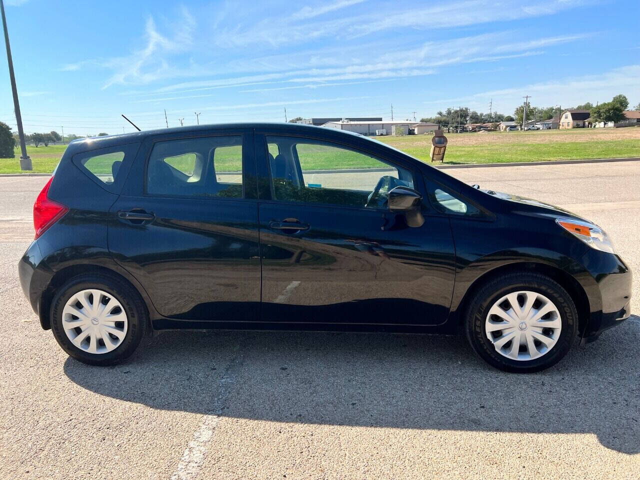 2015 NISSAN Versa