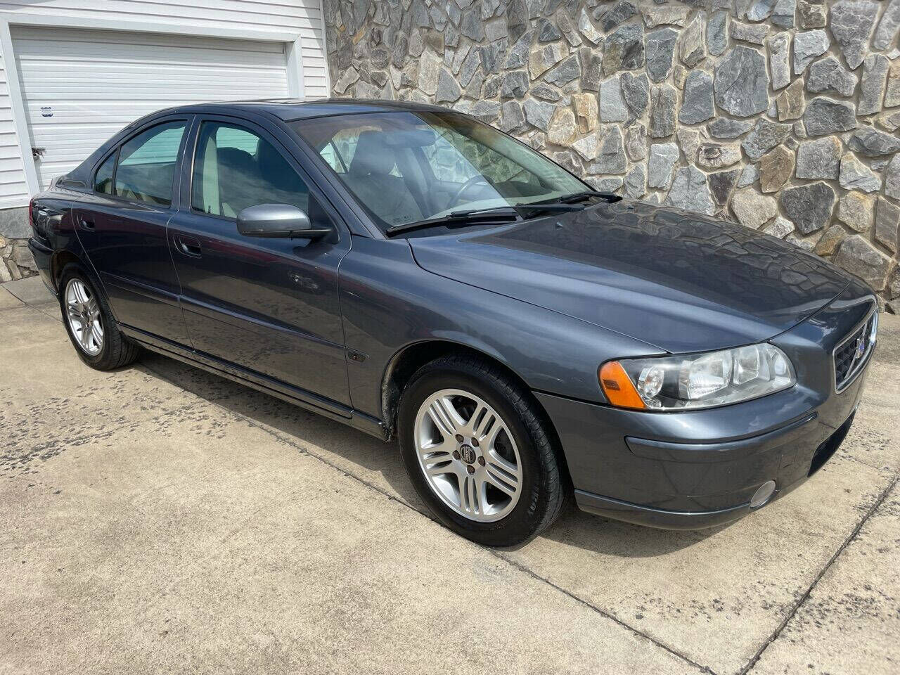 2005 VOLVO S60