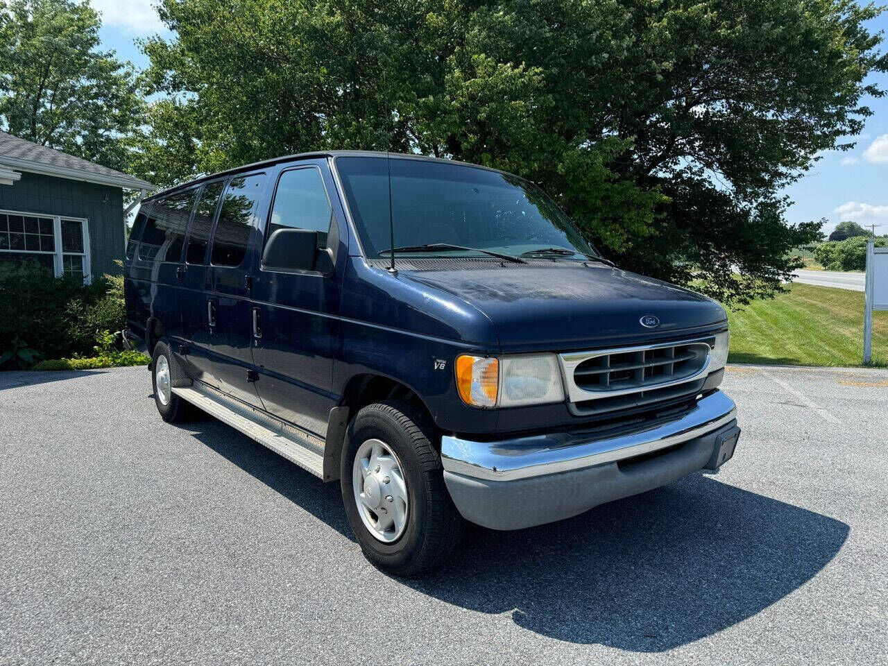 2001 FORD E-350