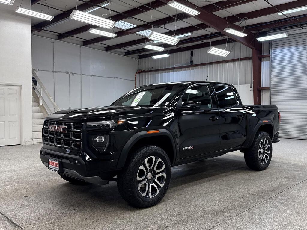 2024 GMC Canyon