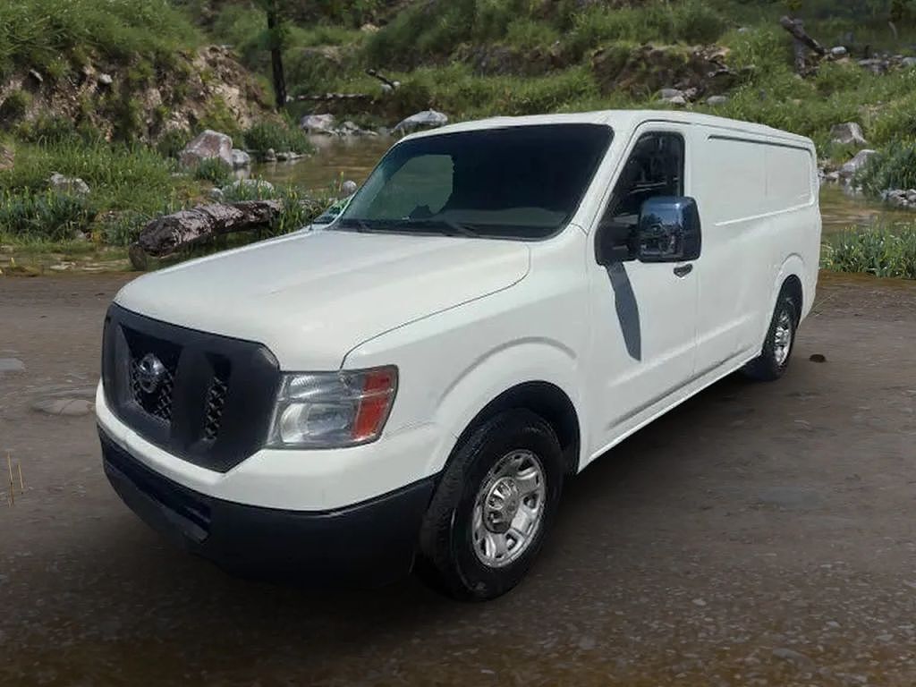 2013 NISSAN NV
