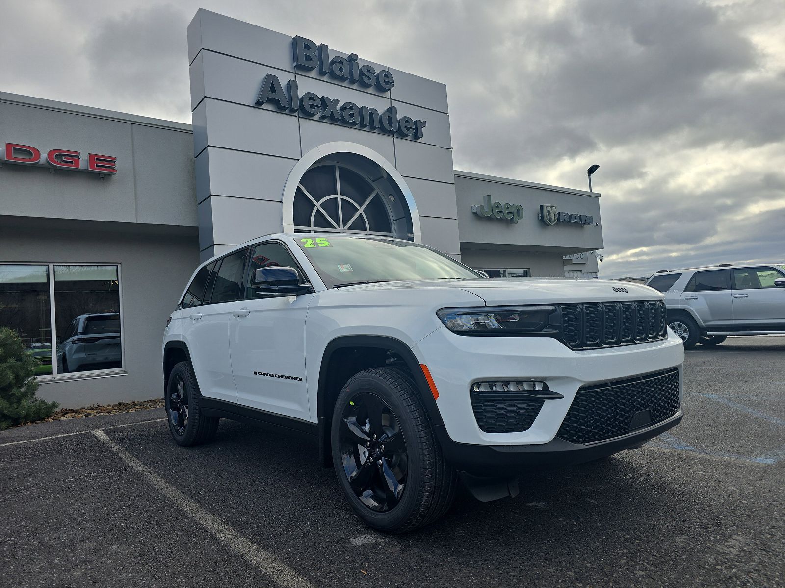 2025 JEEP Grand Cherokee
