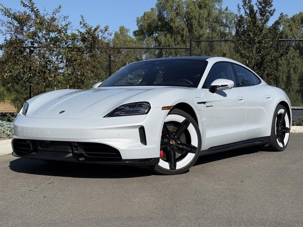 2025 PORSCHE Taycan