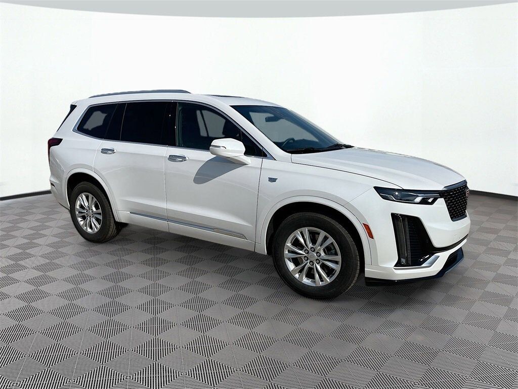 2025 CADILLAC XT6