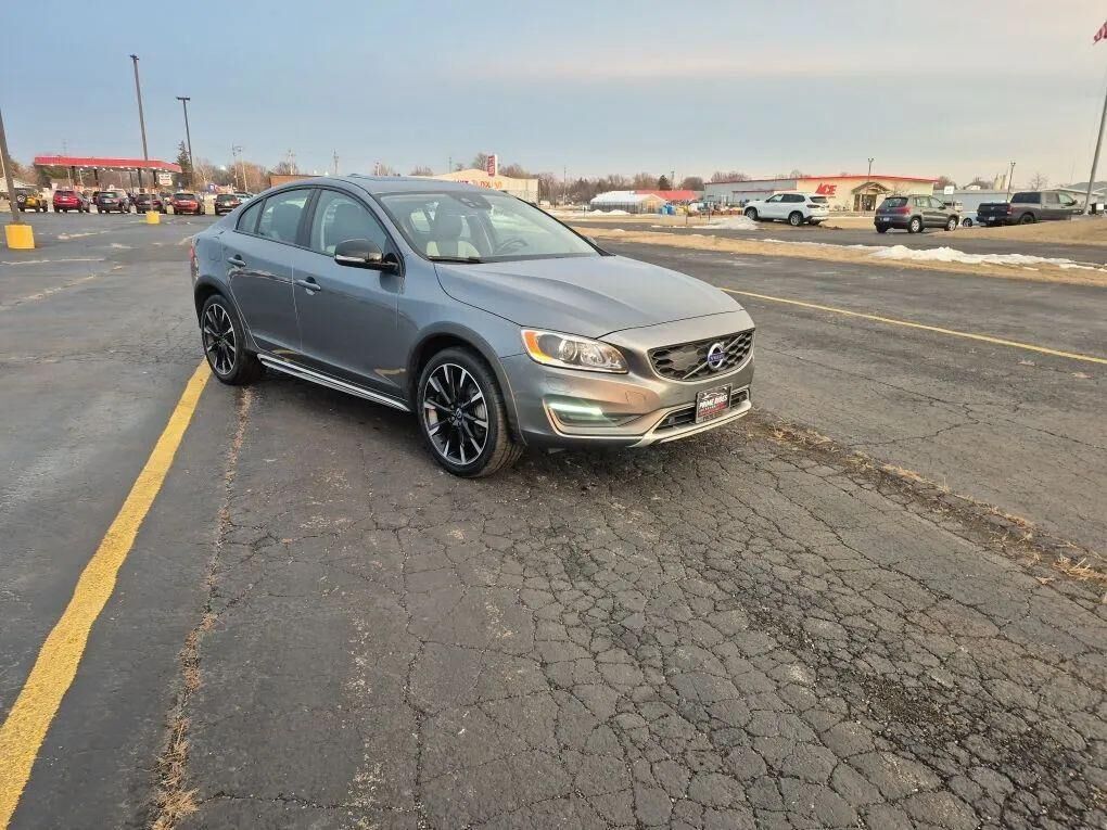 2016 VOLVO S60 Cross Country