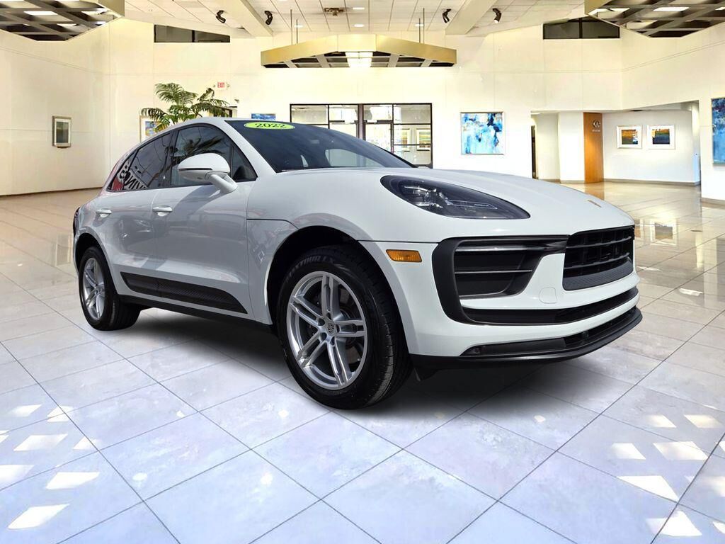 2022 PORSCHE Macan