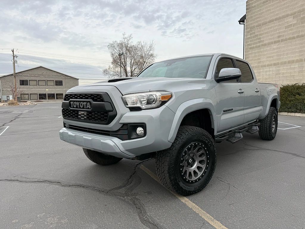 2019 TOYOTA Tacoma