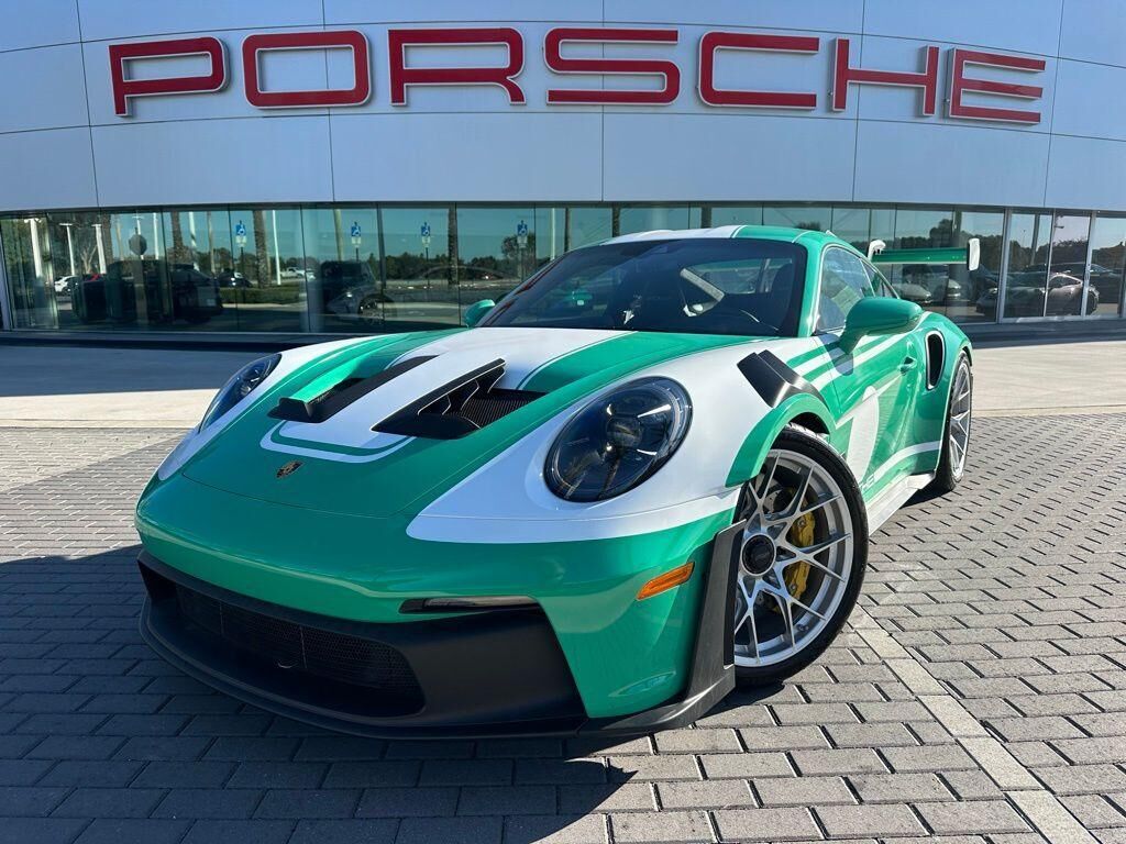 2025 PORSCHE 911