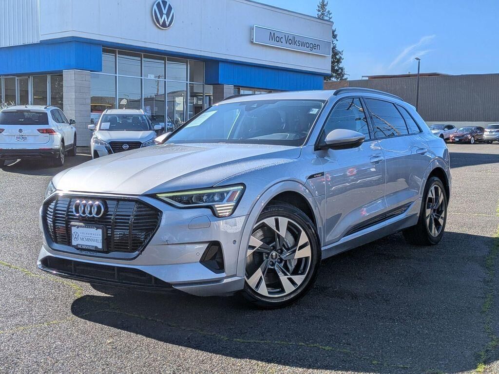 2022 AUDI e-tron