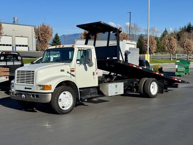 2000 INTERNATIONAL 4700 Low Profile
