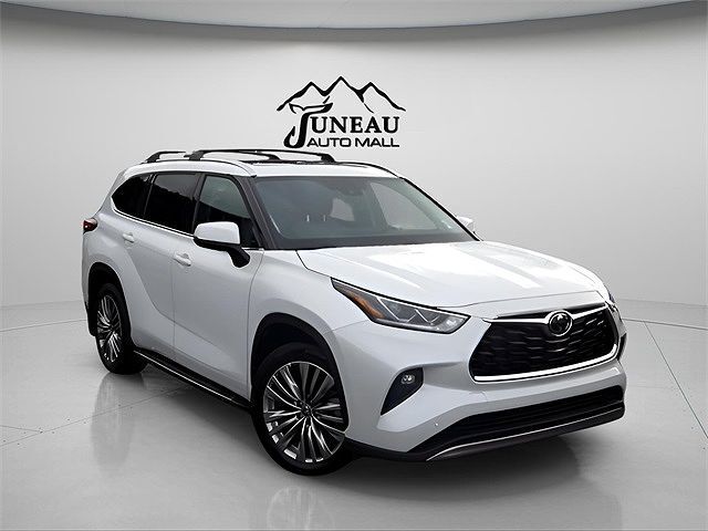 2022 TOYOTA Highlander