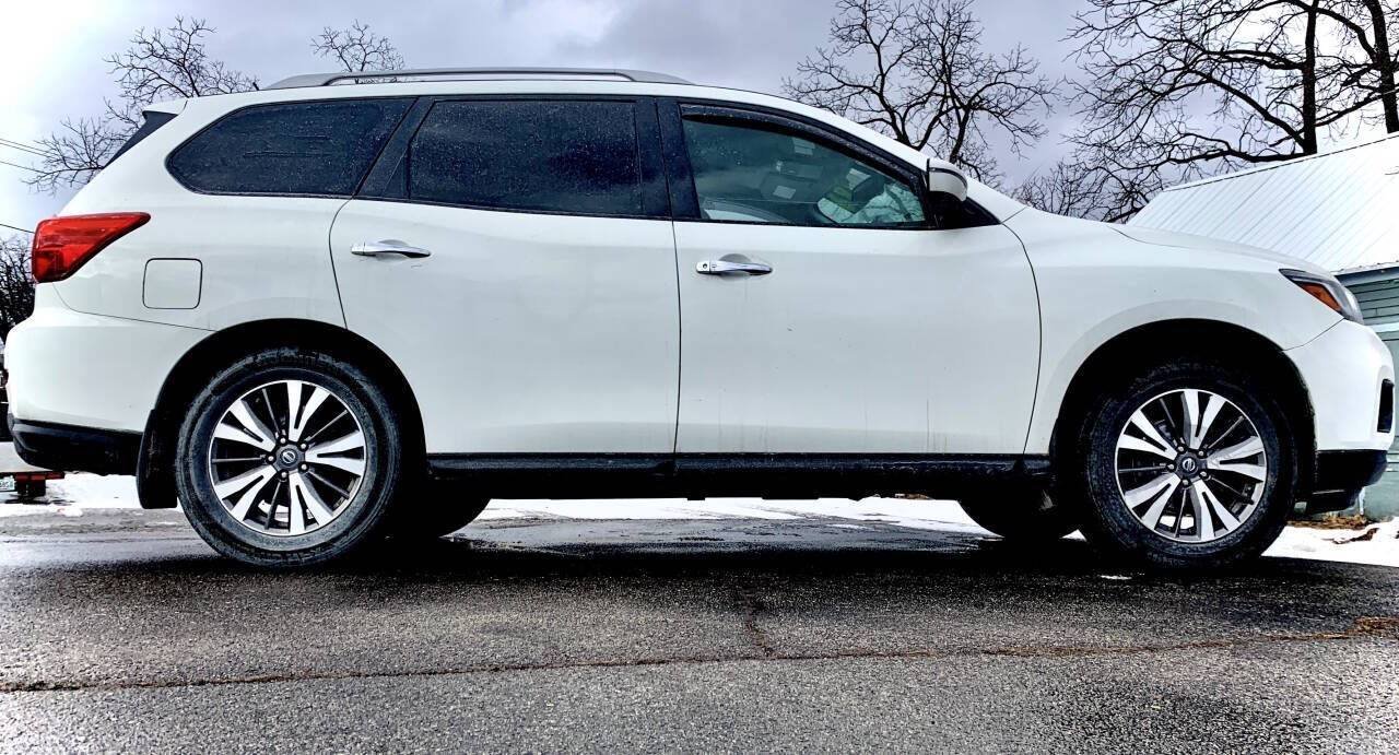 2017 NISSAN Pathfinder