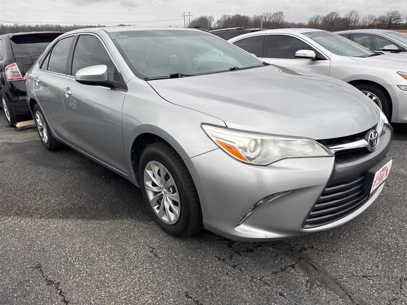 2017 TOYOTA Camry