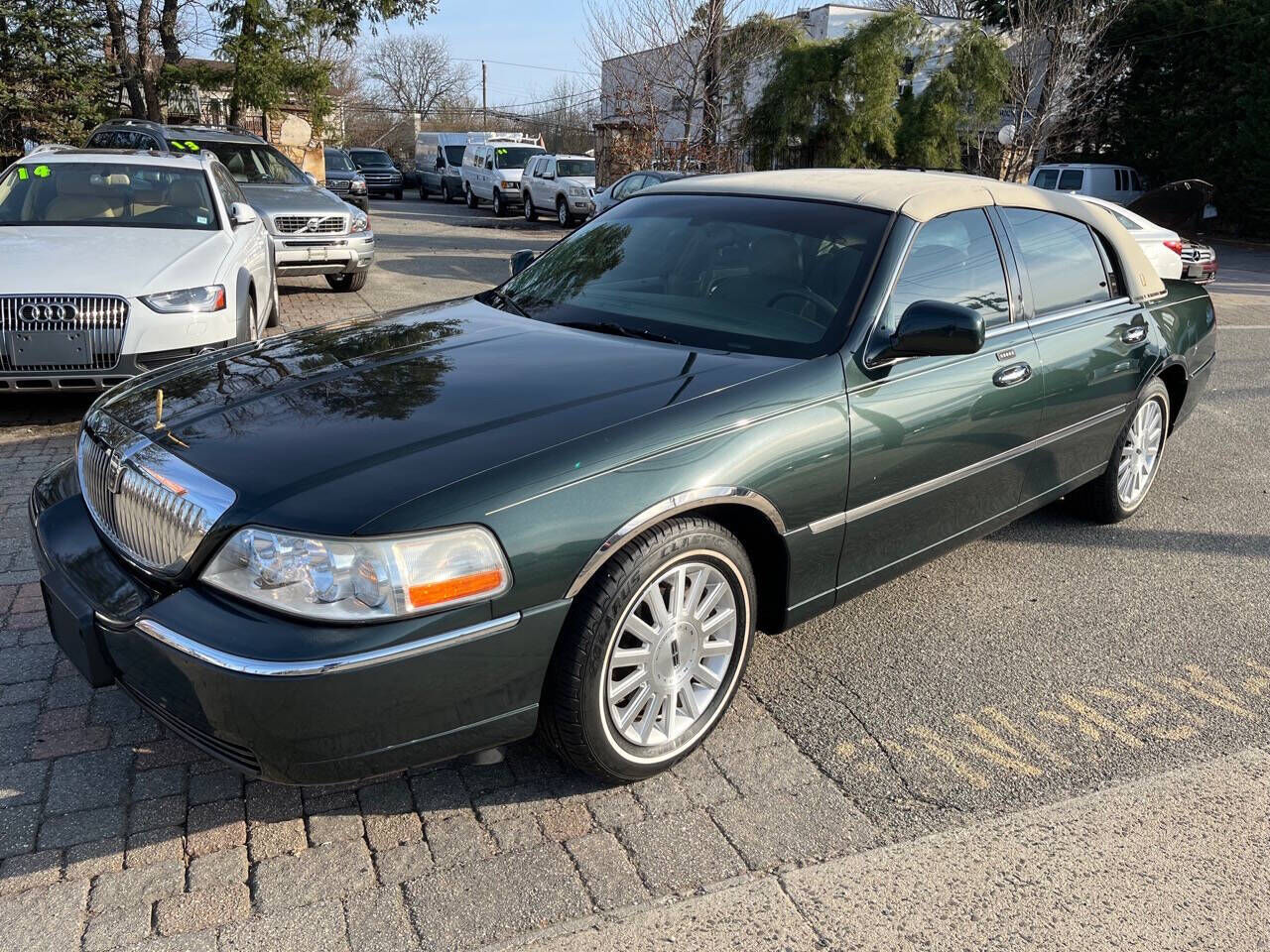 2003 LINCOLN Town Car