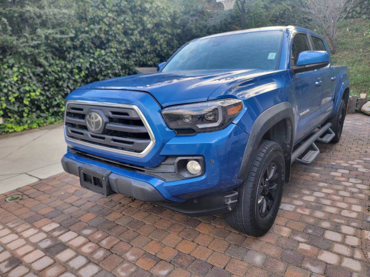 2018 TOYOTA Tacoma