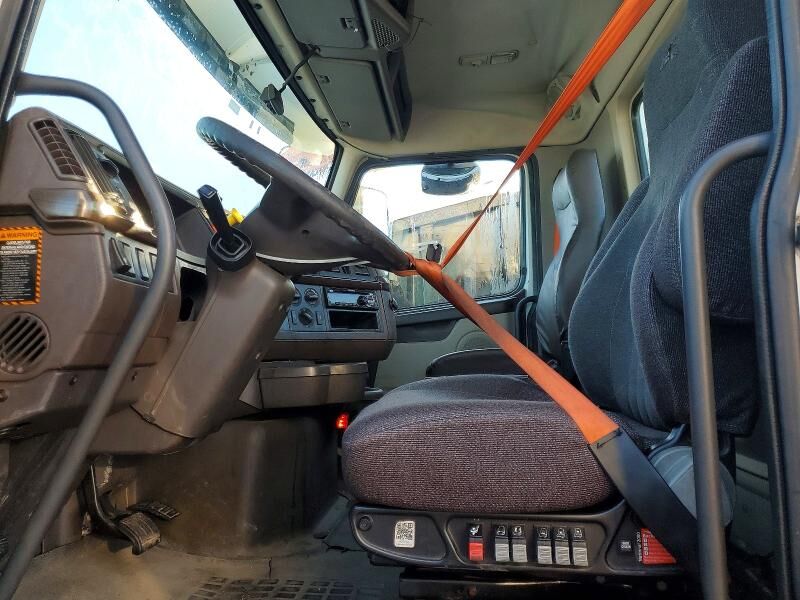 2016 VOLVO TRUCK VNL